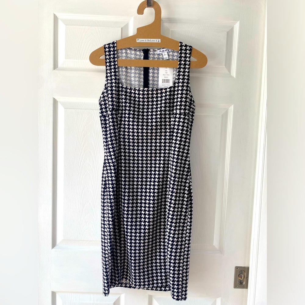 LOVE ADY🆕BLACK/WHITE MEDIUM DRESS, NEW!